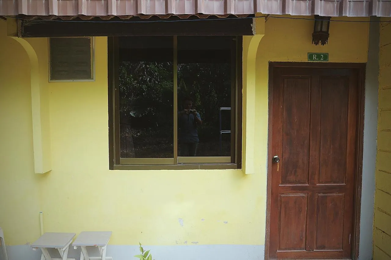 Marina Hut Guest House Ko Lanta 2*,  Thailand