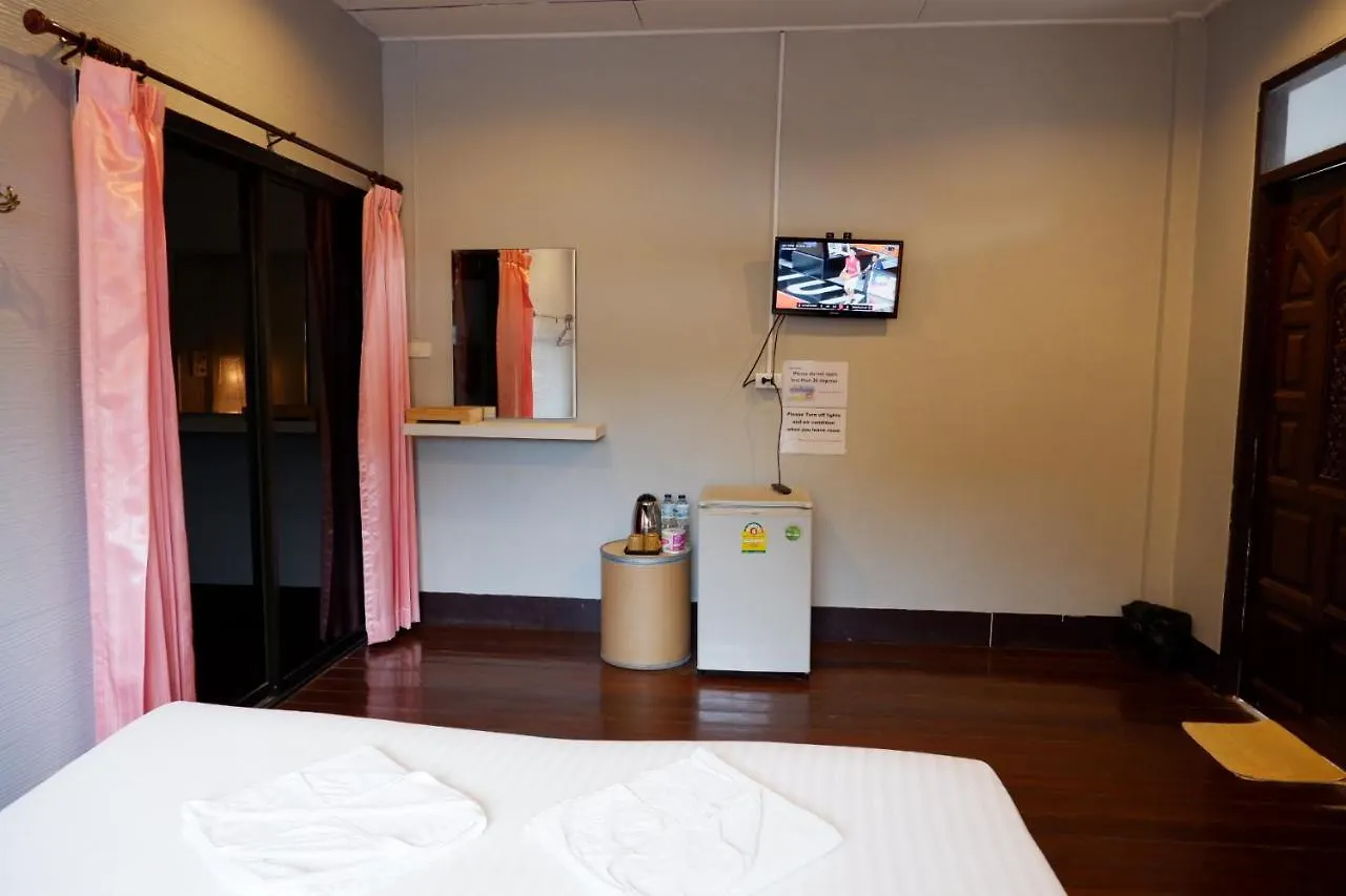 Marina Hut Guest House Ko Lanta 2*,  Thailand
